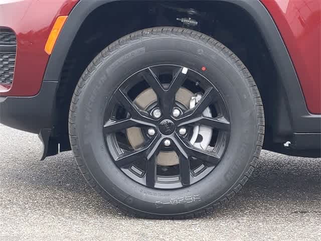 2025 Jeep Grand Cherokee Laredo 13