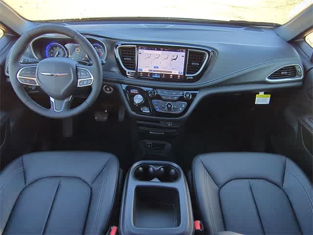 Thumbnail: 2026 Chrysler Pacifica - 16