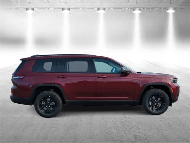 Thumbnail: 2025 Jeep Grand Cherokee L - 9