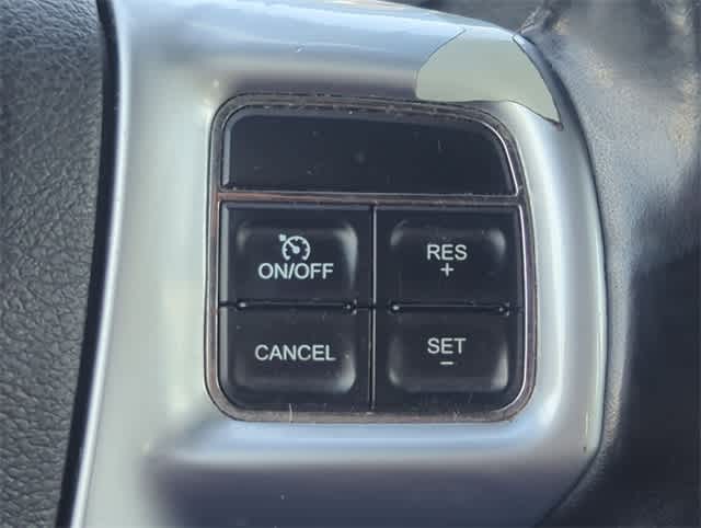 Thumbnail: 2013 Chrysler 300 - 24