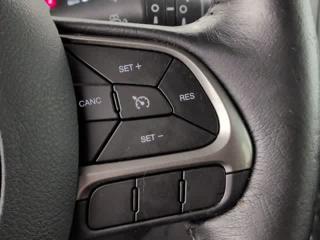 Thumbnail: 2020 Jeep Renegade - 25