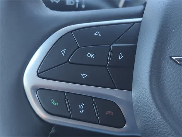 Thumbnail: 2026 Chrysler Voyager - 25