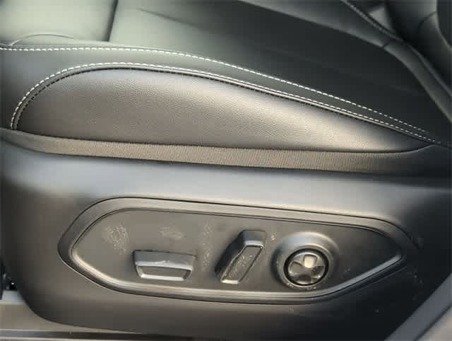 Thumbnail: 2025 Jeep Grand Cherokee - 17