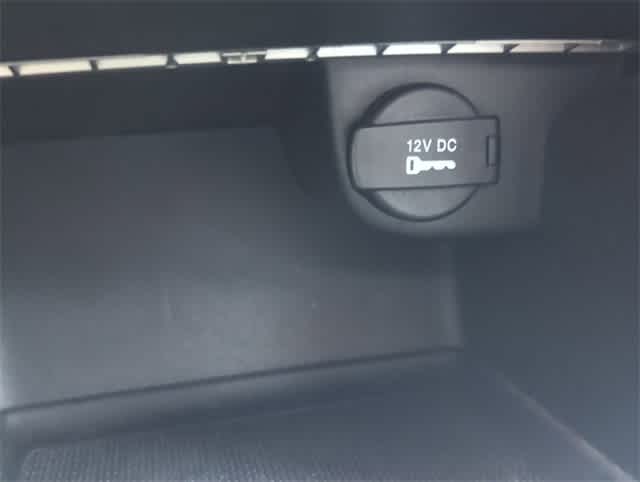 Thumbnail: 2011 Jeep Grand Cherokee - 32