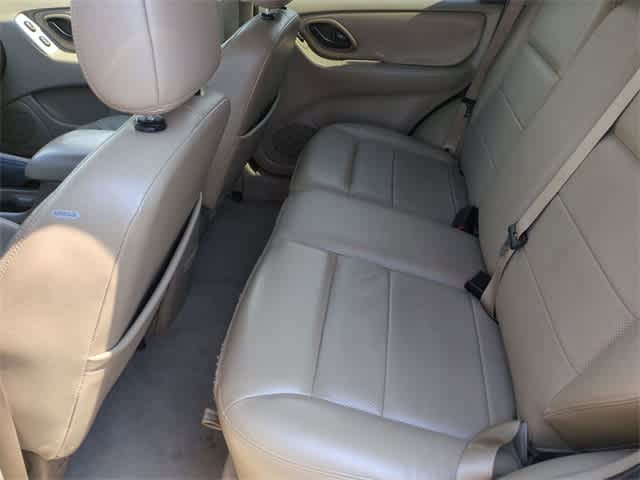 Thumbnail: 2005 Ford Escape - 20