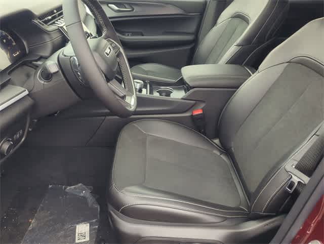 Thumbnail: 2025 Jeep Grand Cherokee - 16