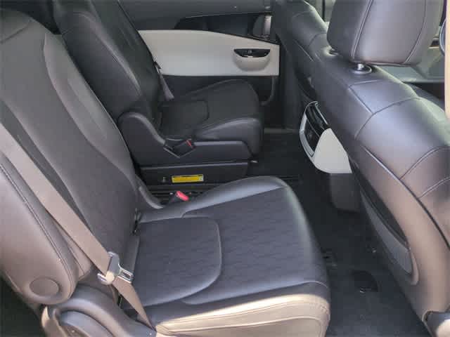 Thumbnail: 2022 Kia Carnival - 19