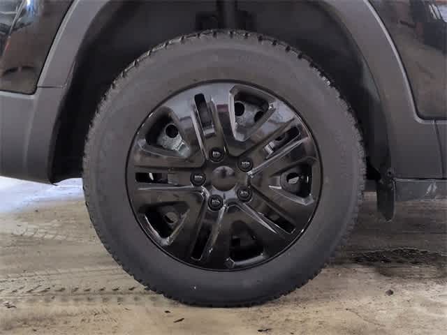 Thumbnail: 2018 Jeep Cherokee - 14