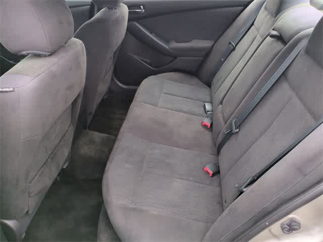 Thumbnail: 2012 Nissan Altima - 18