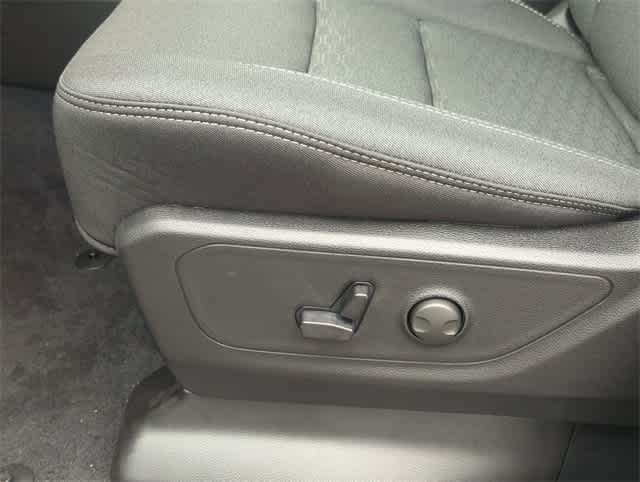 Thumbnail: 2025 RAM 1500 - 17