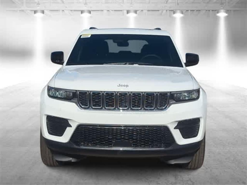 New 2025 Jeep Grand Cherokee Laredo X Sport Utility