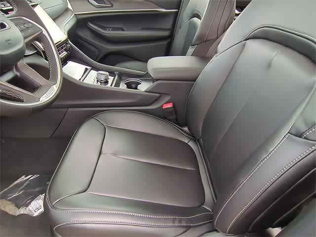 Thumbnail: 2025 Jeep Grand Cherokee - 17