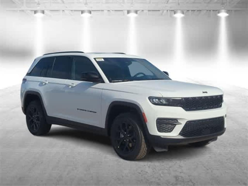 New 2025 Jeep Grand Cherokee Laredo Sport Utility