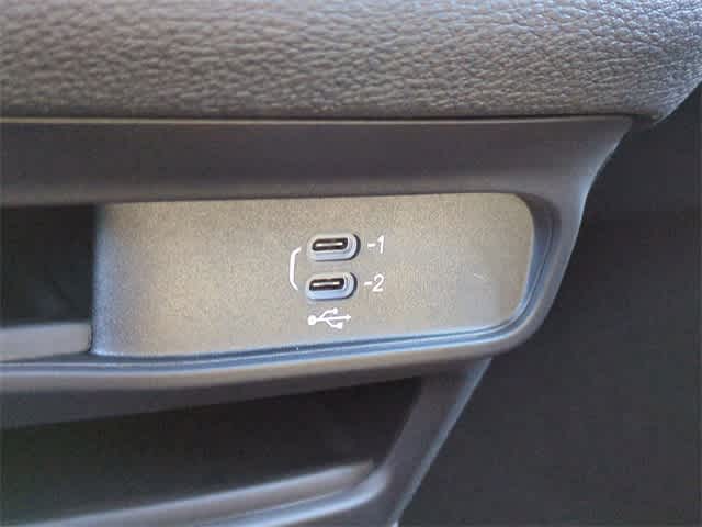 Thumbnail: 2026 Chrysler Pacifica - 32