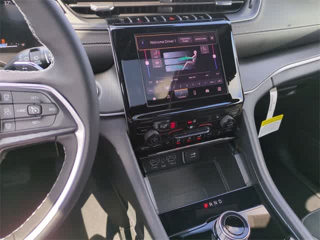 Thumbnail: 2025 Jeep Grand Cherokee - 30