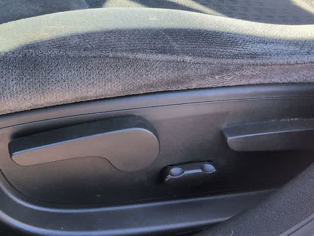 Thumbnail: 2011 Chevrolet Impala - 17