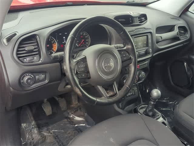 Thumbnail: 2017 Jeep Renegade - 10
