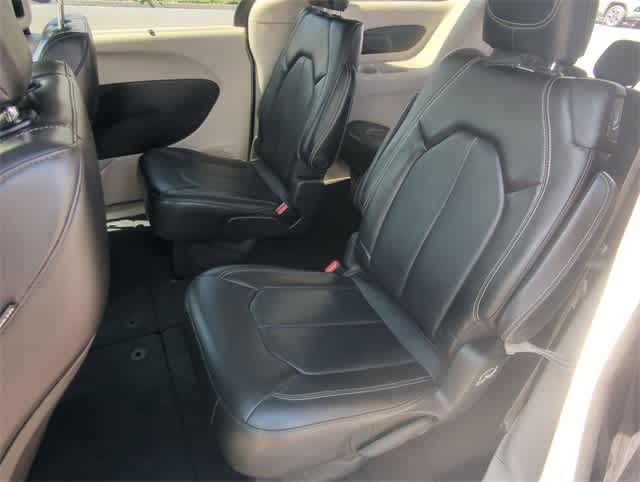 Thumbnail: 2021 Chrysler Voyager - 18