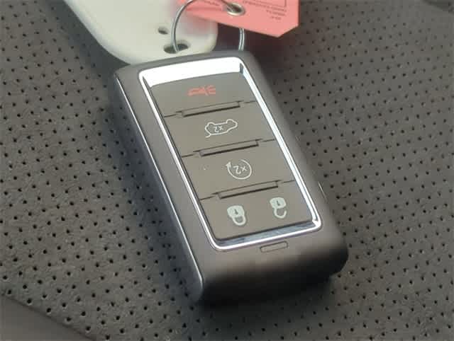 Thumbnail: 2025 Jeep Grand Cherokee - 35