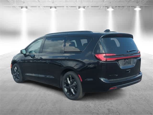 Thumbnail: 2026 Chrysler Pacifica - 6