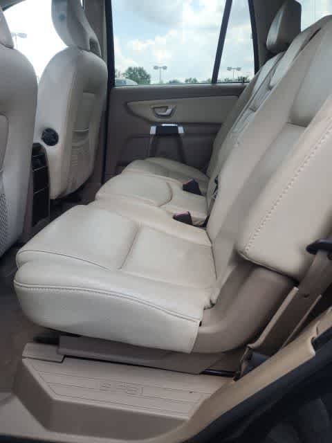 Thumbnail: 2011 Volvo XC90 - 13