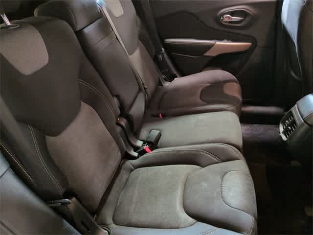 Thumbnail: 2018 Jeep Cherokee - 20