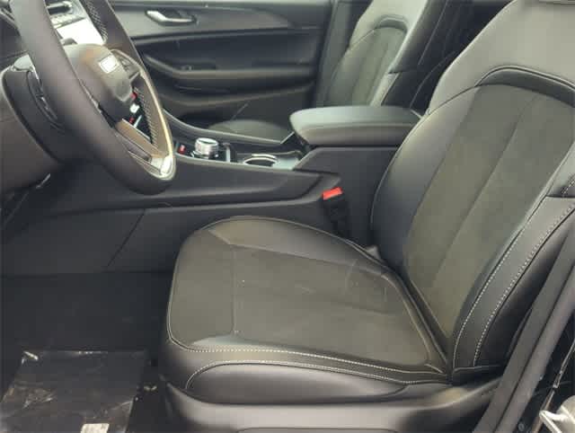 Thumbnail: 2025 Jeep Grand Cherokee - 16