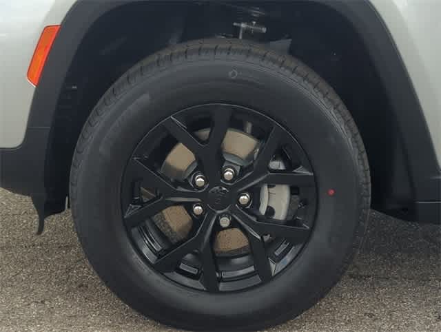 Thumbnail: 2025 Jeep Grand Cherokee - 14