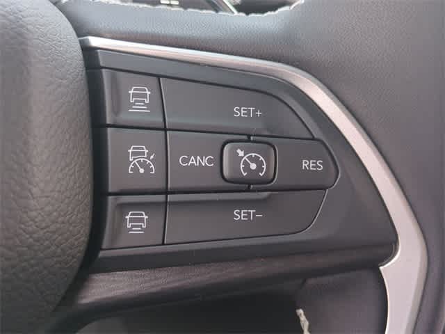 2025 Jeep Grand Cherokee Altitude 26