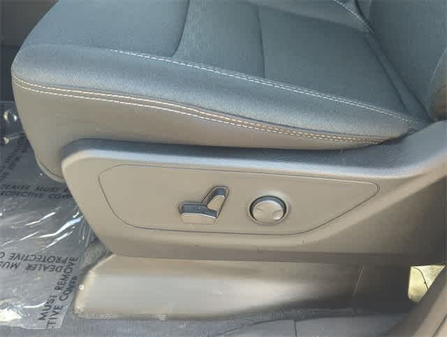 Thumbnail: 2025 RAM 1500 - 17