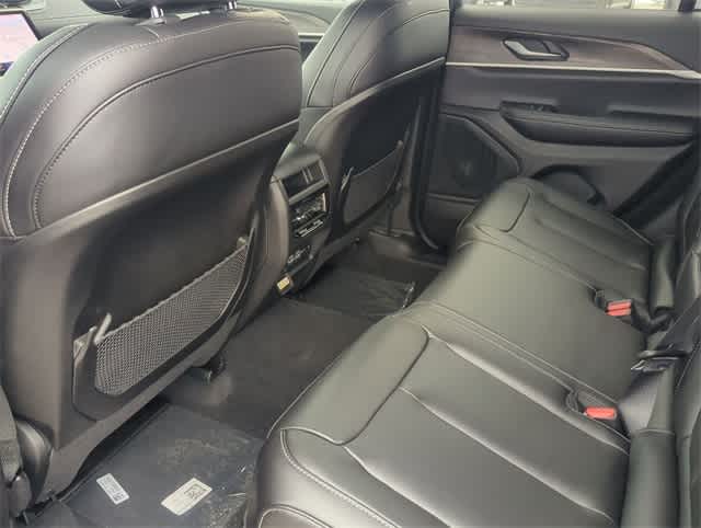 Thumbnail: 2025 Jeep Grand Cherokee - 18