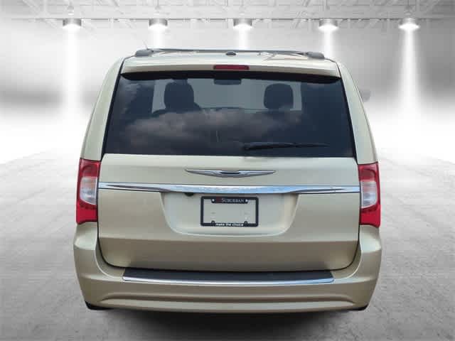 Thumbnail: 2011 Chrysler Town & Country - 7
