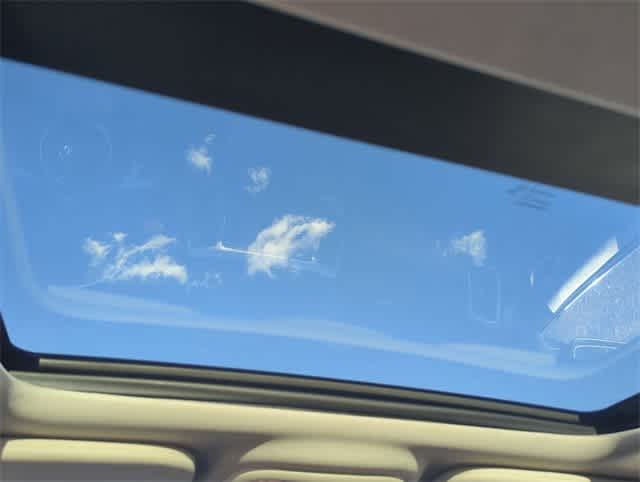 Thumbnail: 2011 Jeep Grand Cherokee - 22