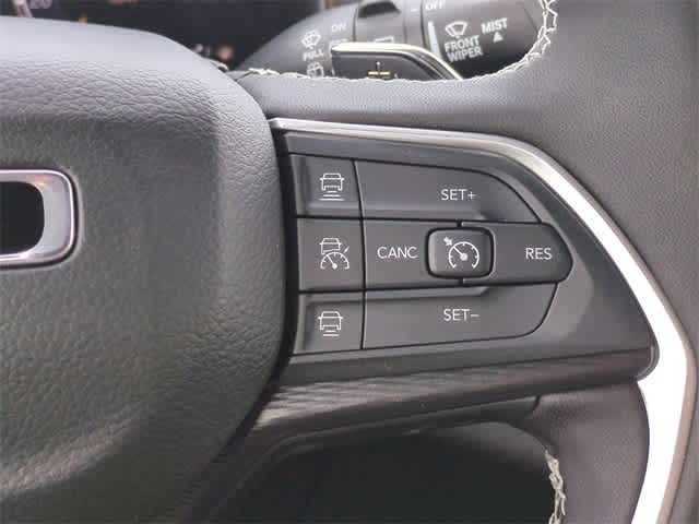 2025 Jeep Grand Cherokee Altitude 27