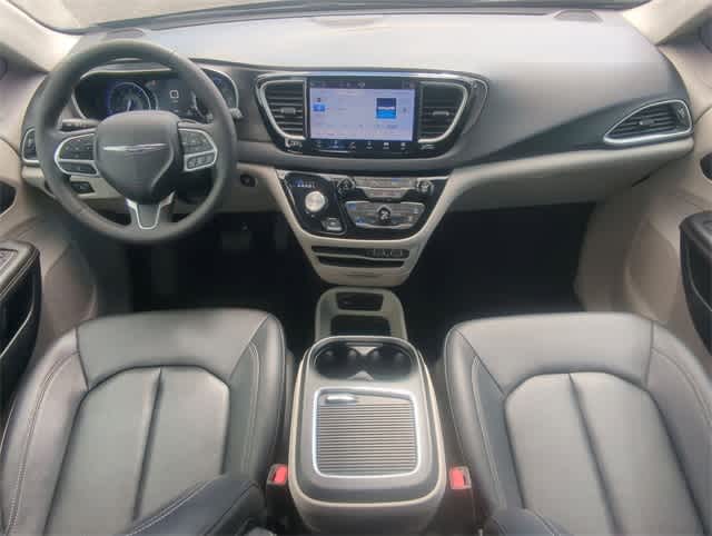 Thumbnail: 2024 Chrysler Pacifica - 15