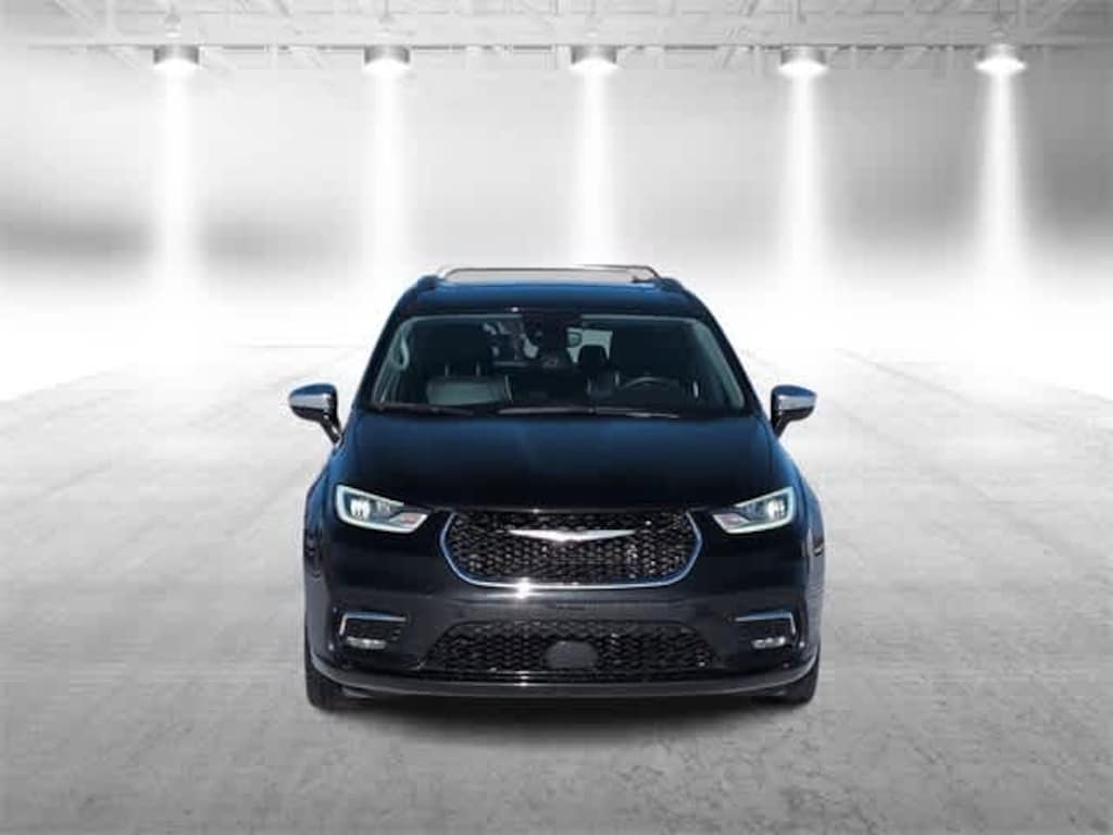 Used 2021 Chrysler Pacifica Limited Van