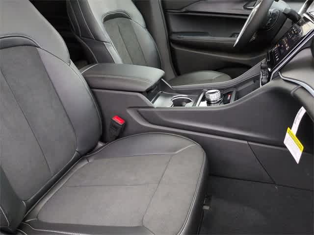 Thumbnail: 2025 Jeep Grand Cherokee - 23