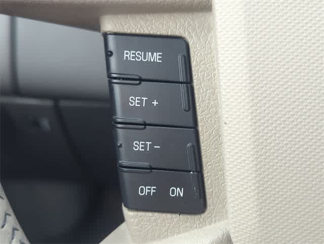 Thumbnail: 2010 Ford Edge - 23