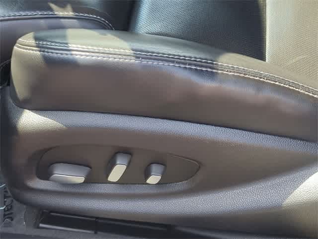 Thumbnail: 2013 Cadillac XTS - 17
