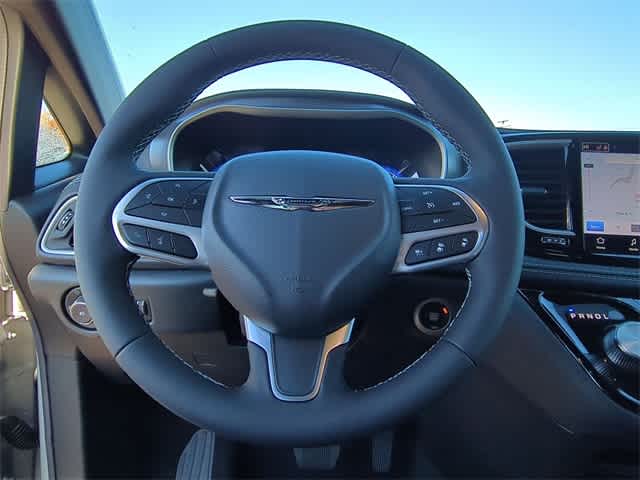 Thumbnail: 2026 Chrysler Pacifica - 25