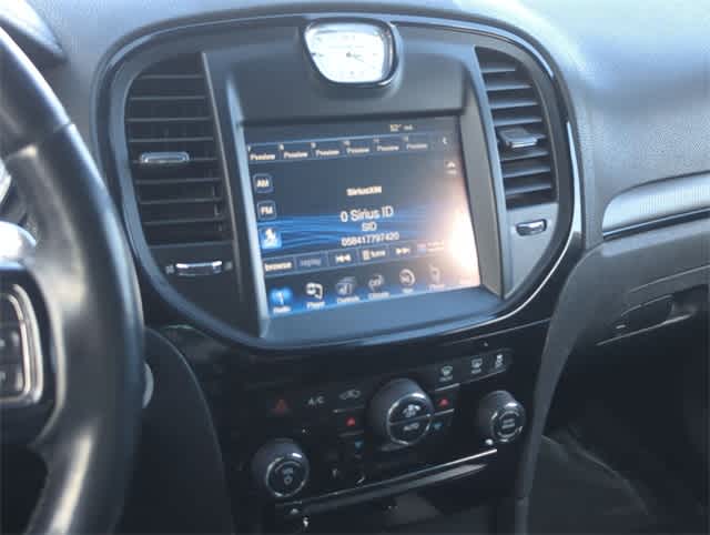 Thumbnail: 2014 Chrysler 300 - 27