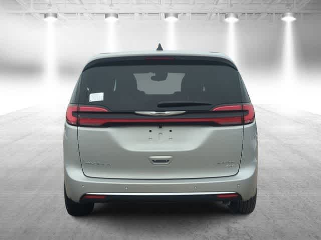 Thumbnail: 2026 Chrysler Pacifica - 7