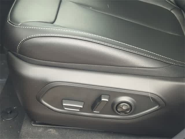 Thumbnail: 2025 Jeep Grand Cherokee - 17