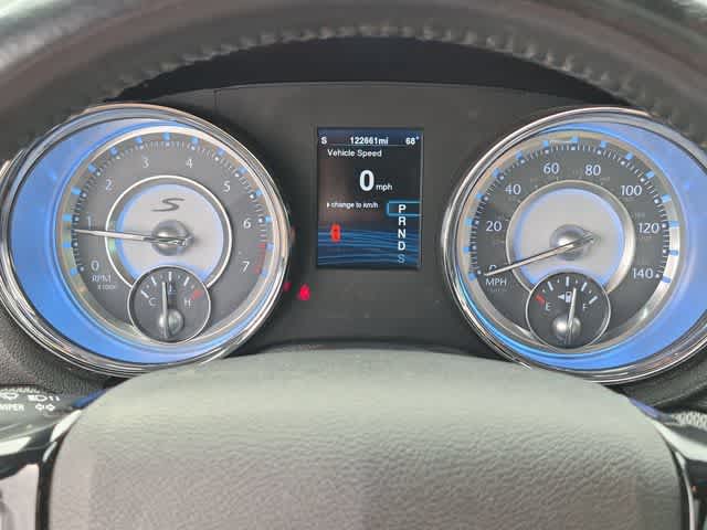 Thumbnail: 2014 Chrysler 300 - 32