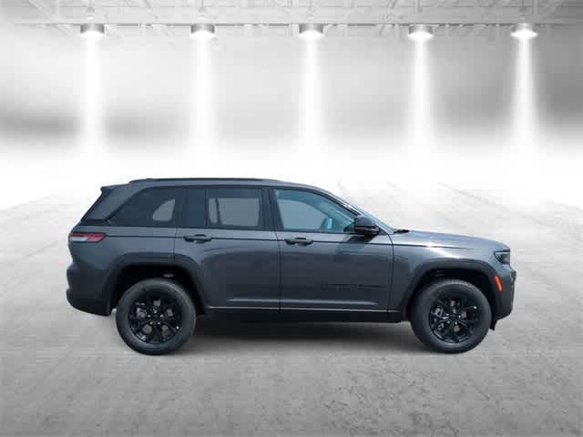 2025 Jeep Grand Cherokee Altitude 9