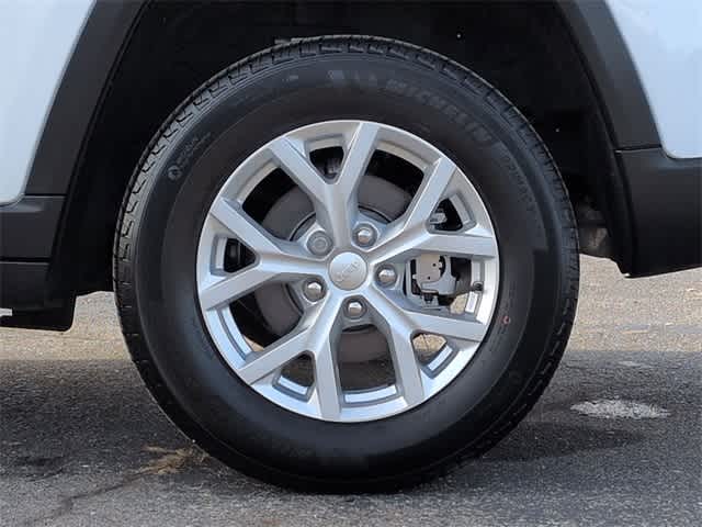 Thumbnail: 2023 Jeep Grand Cherokee - 14