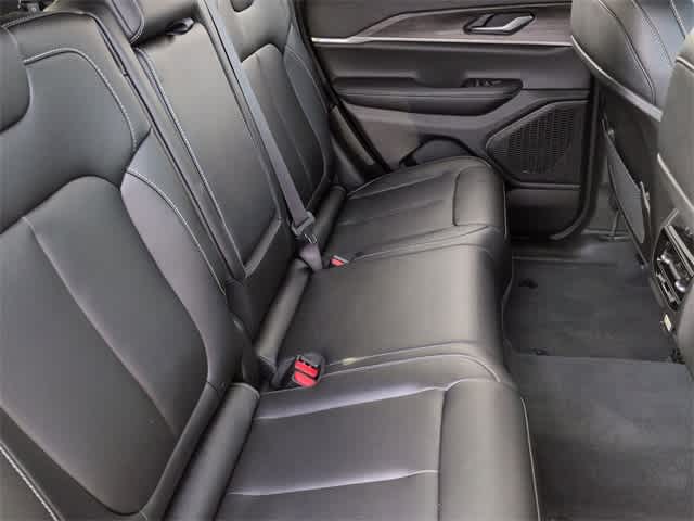 Thumbnail: 2023 Jeep Grand Cherokee - 21