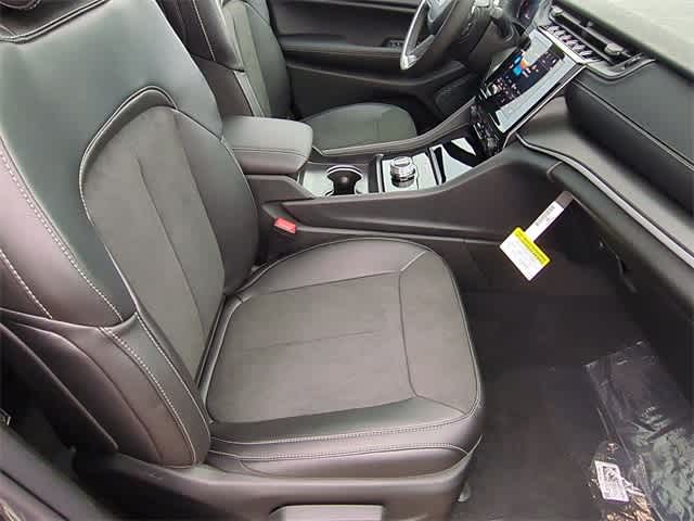 Thumbnail: 2025 Jeep Grand Cherokee - 23