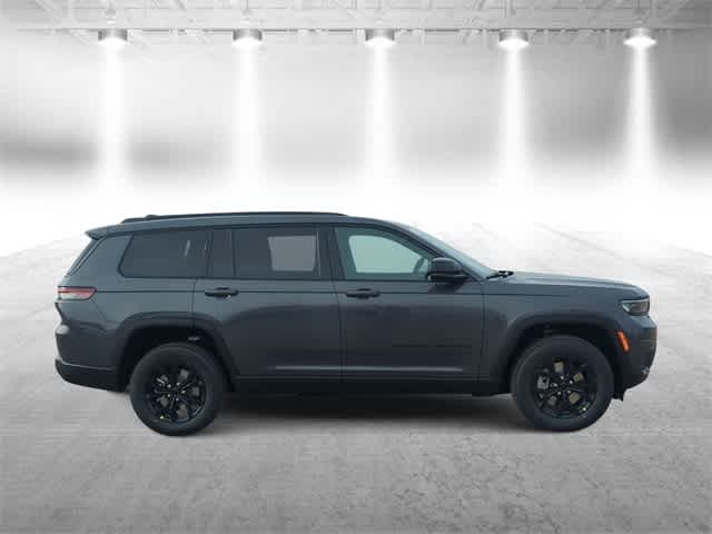 Thumbnail: 2025 Jeep Grand Cherokee L - 9