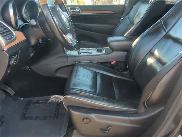 Thumbnail: 2011 Jeep Grand Cherokee - 16